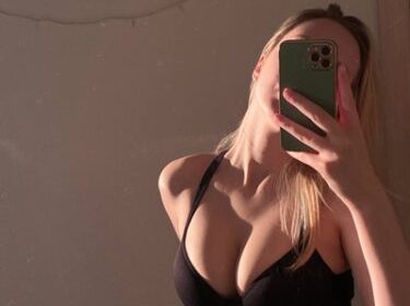 Büyükçekmece Escort Kucakda Zıpalayan Ece