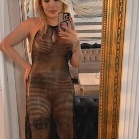 Beyoğlu Escort Hande Erkeğin Altına Yatıyor